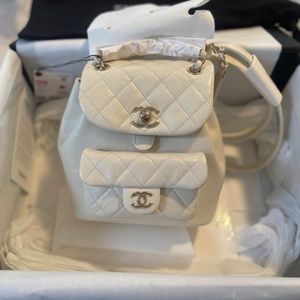 CHANEL 22C Backpack White NWT